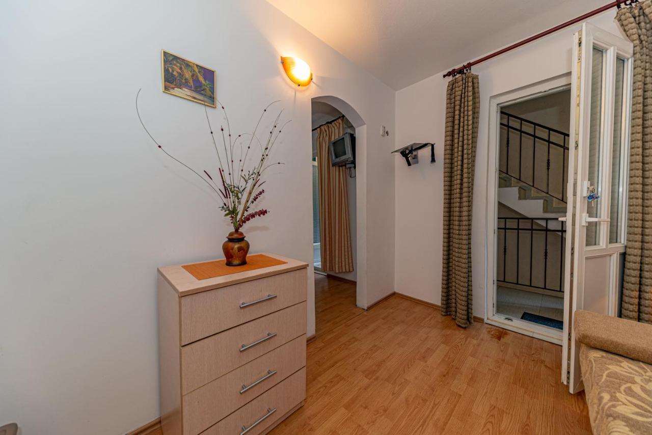 Apartment Knezevic Petrovac Exterior photo