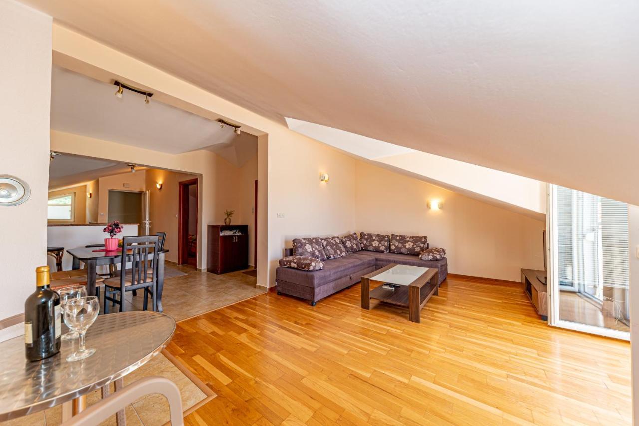 Apartment Knezevic Petrovac Exterior photo